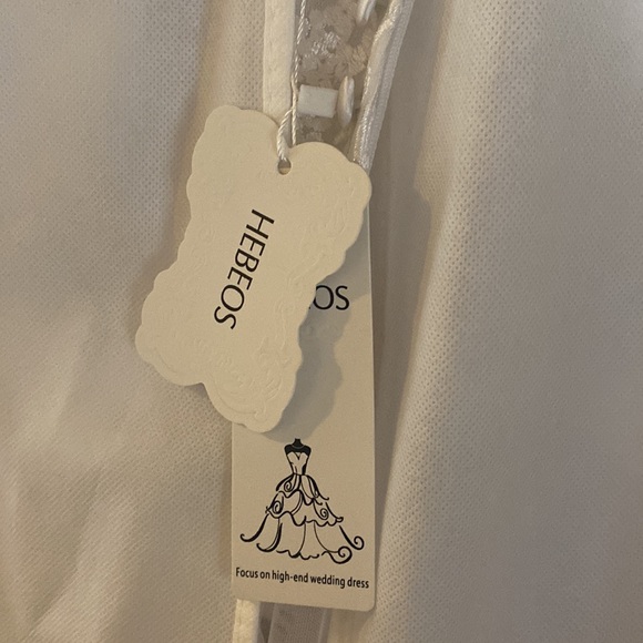 A-line Princess Tulle Lace V-neck Sleeveless Sweep/Brush Train Wedding Dress - Picture 3 of 11